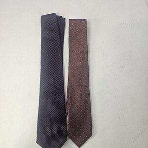 2 MENS JOS A BANKS TIES ONE IS NAVY ONE IS MAUVE